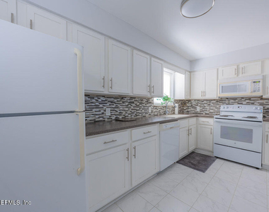 107 2nd Street S - Photo Thumbnail 8