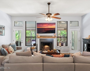 5281 Oxford Crest Drive - Photo Thumbnail 9