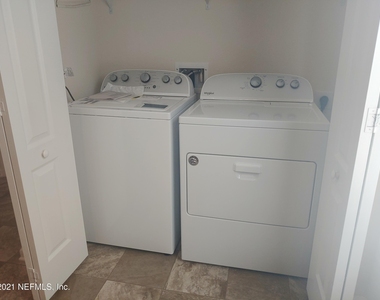 340 Servia Drive - Photo Thumbnail 6