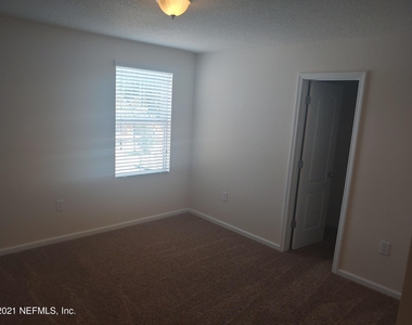 340 Servia Drive - Photo Thumbnail 12
