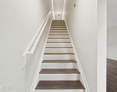 577 Scrub Jay Drive - Photo Thumbnail 13