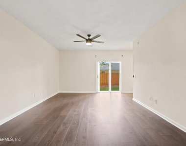 577 Scrub Jay Drive - Photo Thumbnail 9