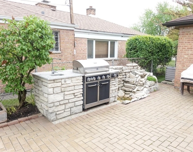 9544 Nerbonne Avenue - Photo Thumbnail 15