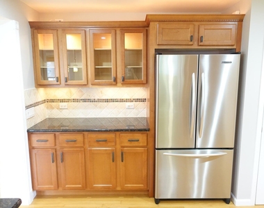 9544 Nerbonne Avenue - Photo Thumbnail 5