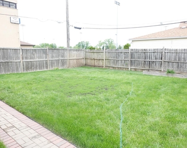 9544 Nerbonne Avenue - Photo Thumbnail 18