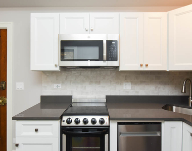 640 W Wrightwood Avenue - Photo Thumbnail 2