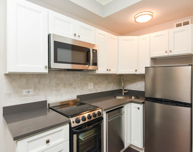 640 W Wrightwood Avenue - Photo Thumbnail 1