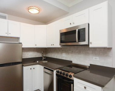 640 W Wrightwood Avenue - Photo Thumbnail 1