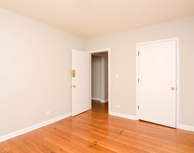 5736 N Winthrop Avenue - Photo Thumbnail 12