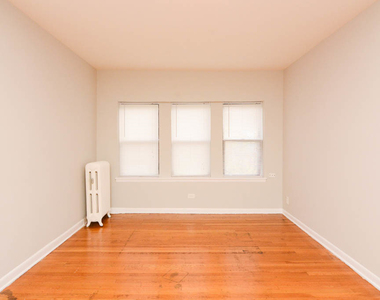 5736 N Winthrop Avenue - Photo Thumbnail 9