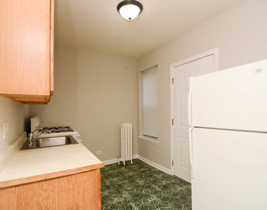 5736 N Winthrop Avenue - Photo Thumbnail 1