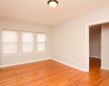 5736 N Winthrop Avenue - Photo Thumbnail 5
