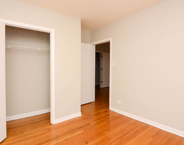 5736 N Winthrop Avenue - Photo Thumbnail 16
