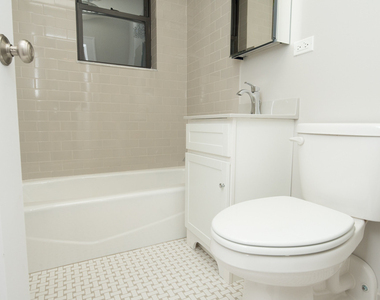 817 W Lakeside Place - Photo Thumbnail 15