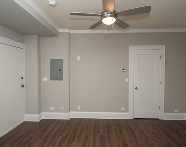 817 W Lakeside Place - Photo Thumbnail 13