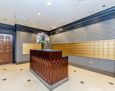 21 E Huron Street - Photo Thumbnail 9