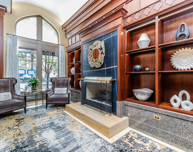 21 E Huron Street - Photo Thumbnail 4