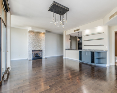 21 E Huron Street - Photo Thumbnail 33