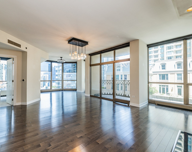 21 E Huron Street - Photo Thumbnail 19
