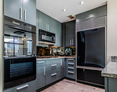 21 E Huron Street - Photo Thumbnail 16