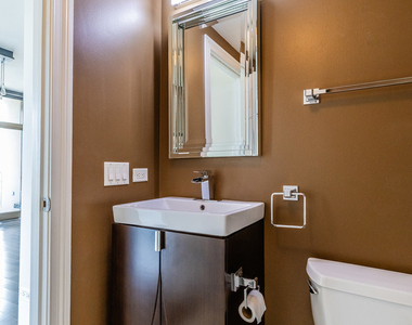 21 E Huron Street - Photo Thumbnail 38