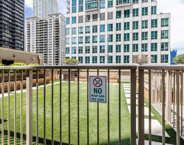 21 E Huron Street - Photo Thumbnail 76