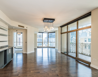 21 E Huron Street - Photo Thumbnail 20