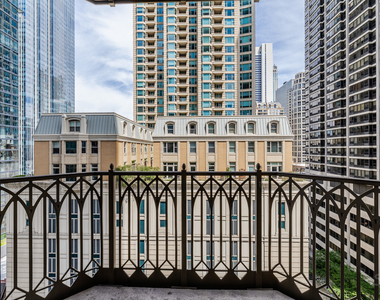 21 E Huron Street - Photo Thumbnail 23
