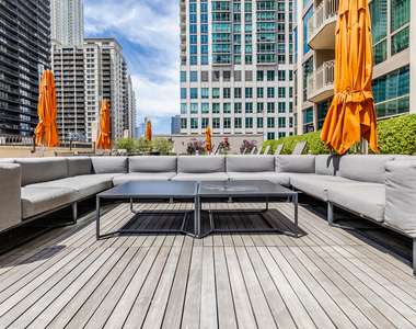 21 E Huron Street - Photo Thumbnail 75