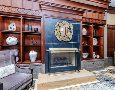 21 E Huron Street - Photo Thumbnail 3