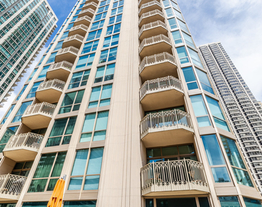 21 E Huron Street - Photo Thumbnail 74
