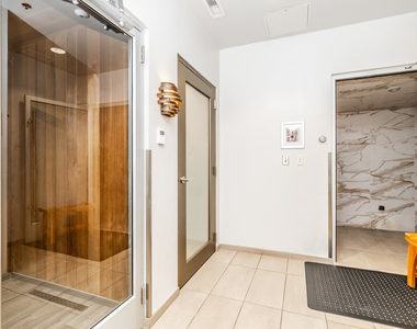 21 E Huron Street - Photo Thumbnail 63