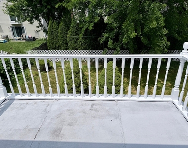 10 Mayflower Road - Photo Thumbnail 12