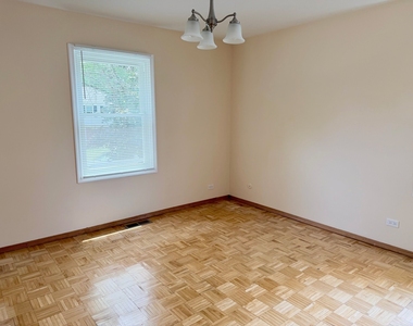 10 Mayflower Road - Photo Thumbnail 14
