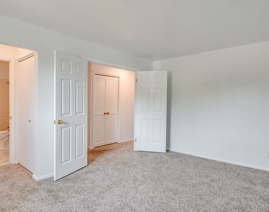 889 Heatherbrook Court - Photo Thumbnail 15