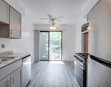 889 Heatherbrook Court - Photo Thumbnail 4