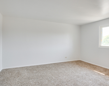 889 Heatherbrook Court - Photo Thumbnail 13