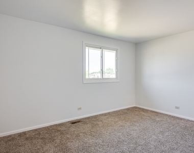 889 Heatherbrook Court - Photo Thumbnail 11