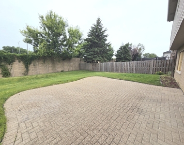 8112 Rutherford Drive - Photo Thumbnail 29