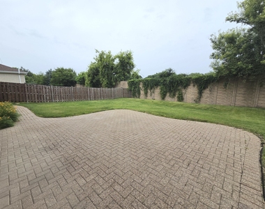 8112 Rutherford Drive - Photo Thumbnail 28