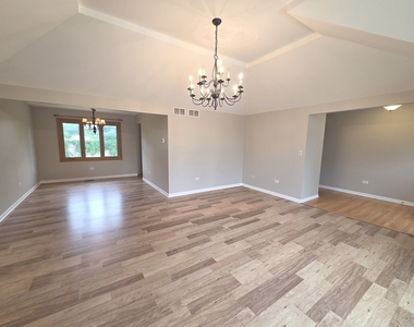 8112 Rutherford Drive - Photo Thumbnail 3