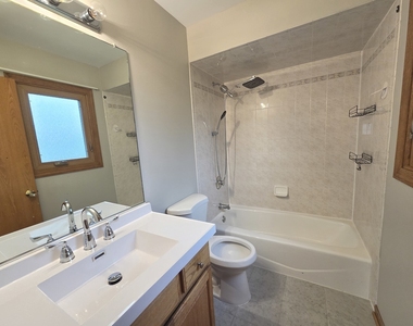 8112 Rutherford Drive - Photo Thumbnail 16
