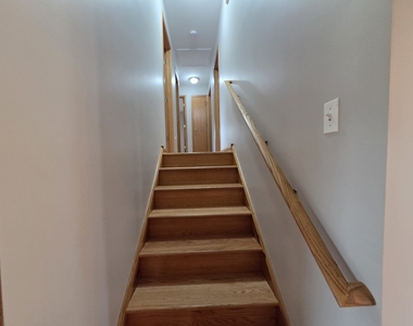 8112 Rutherford Drive - Photo Thumbnail 13