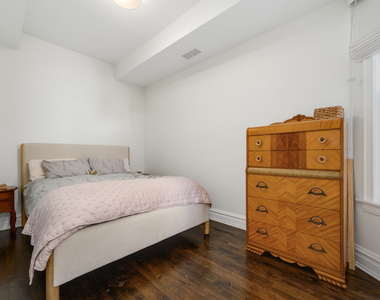 2703 N Sacramento Avenue - Photo Thumbnail 11