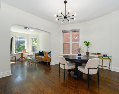 2703 N Sacramento Avenue - Photo Thumbnail 3