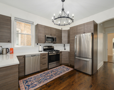 2703 N Sacramento Avenue - Photo Thumbnail 9