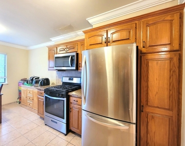 351 Newgate Court - Photo Thumbnail 6