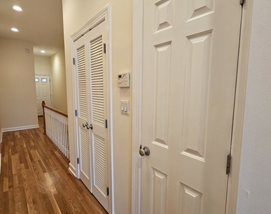 509 N Hartland Court - Photo Thumbnail 4