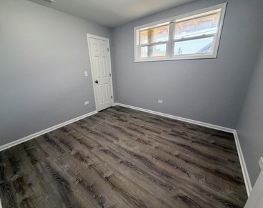 311 S Lodge Lane - Photo Thumbnail 8