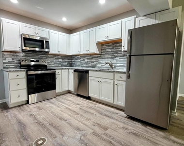 311 S Lodge Lane - Photo Thumbnail 3